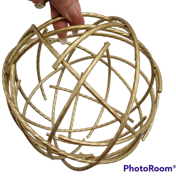 Decor - Picture 5 of 7